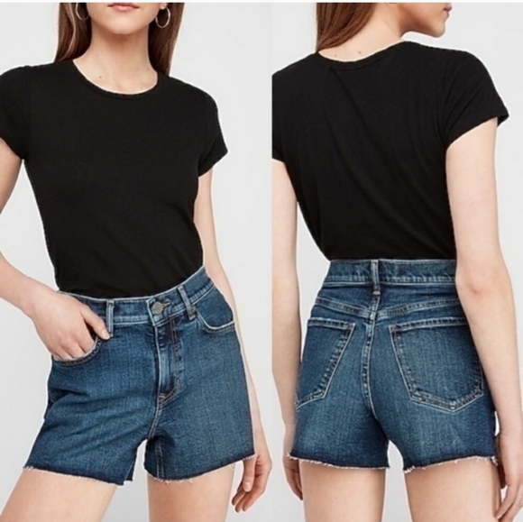 Express Shorts - Picture 2 of 10